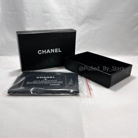 CHANEL Vintage Early '90s Black Gift Box with White Logo + Accessories - Picture 14 of 16